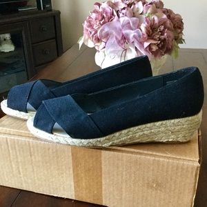 NEW -Black Espadrilles Wedges - Size 9